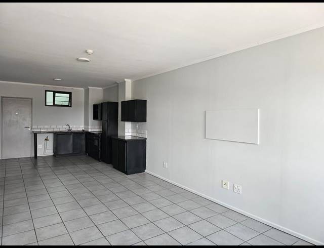 2 BEDROOM PROPERTY TO RENT IN FLORIDA